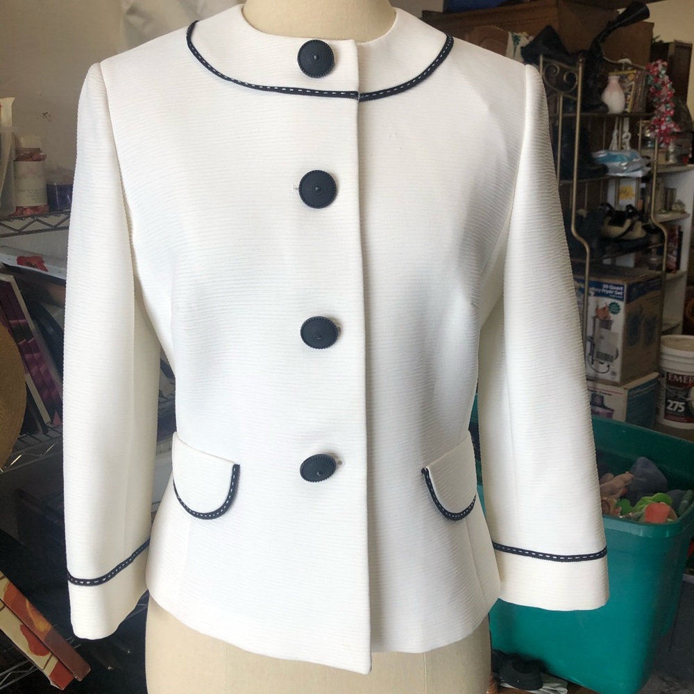 TAHARI Preloved Blazer Jacket